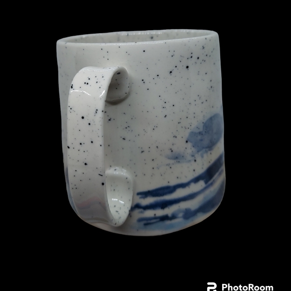 Quality Stoneware "L" Initial Coffee Mug - Picture 2 of 7